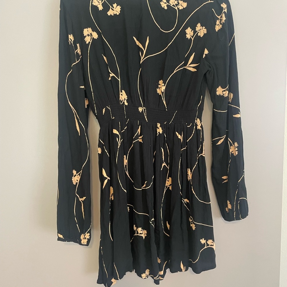 Billabong women’s Black Floral Dress